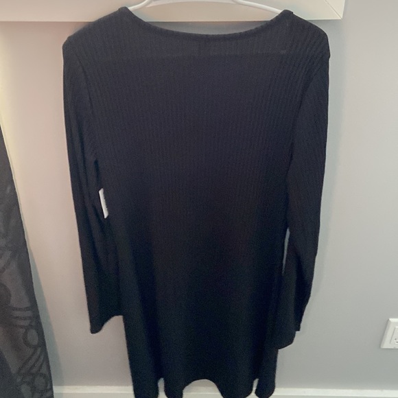 NWT Old Navy Flowy Black Long Sleeve Dress - Picture 3 of 3